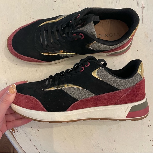 Vionic sneakers - Picture 1 of 4